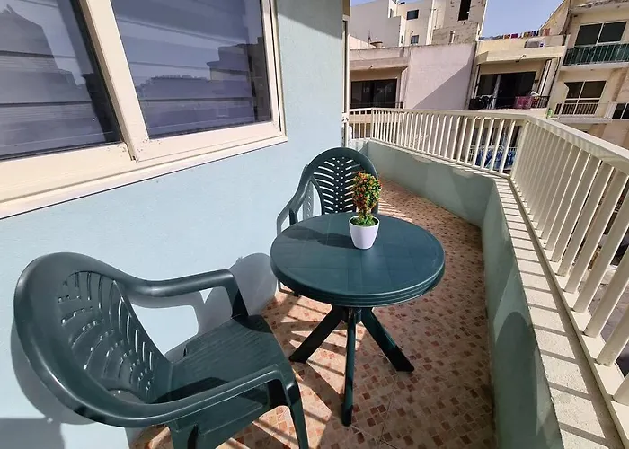 Bugibba Corner Apartment Stone Away From The Sea